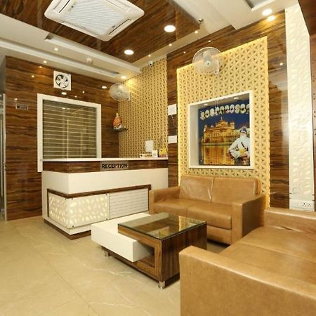 Om Sai B&B Amritsar Zewnętrze zdjęcie